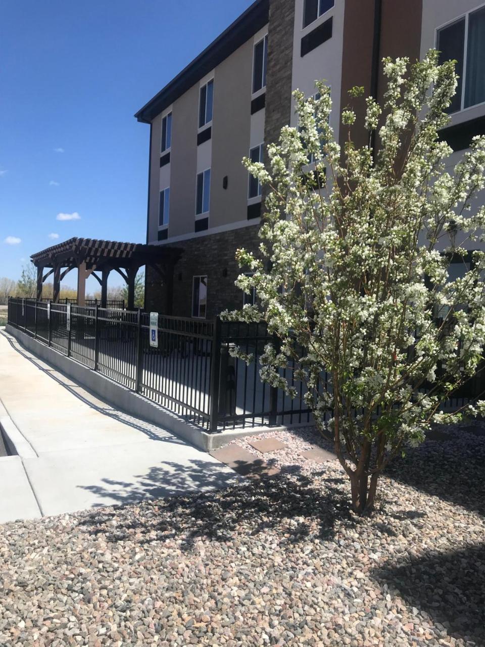Heartland Inn And Suites Wheatland Exterior foto